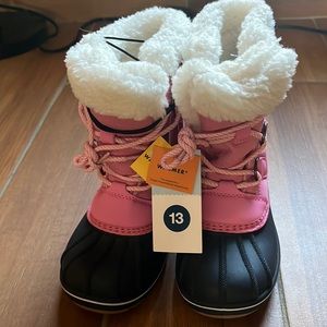Cat & Jack never worn NWT winter boots